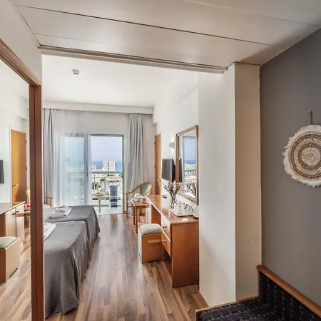 Antigoni Hotel 3*