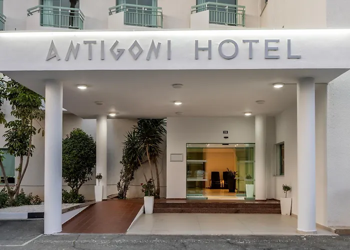 Hotell Antigoni 3*